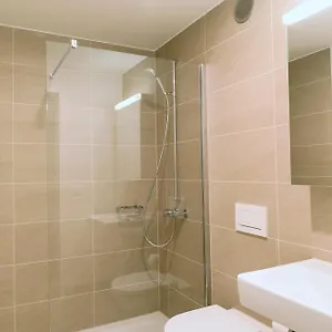  Apartment Hitrental Messe